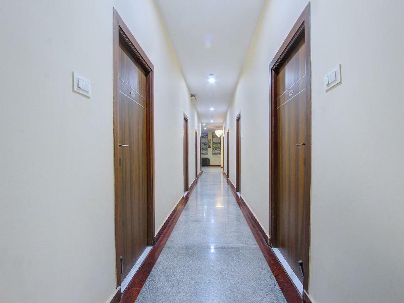 Oyo 7627 Royal Plaza Hotel Hyderabad Exterior photo