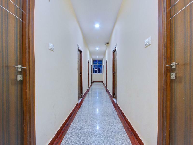 Oyo 7627 Royal Plaza Hotel Hyderabad Exterior photo